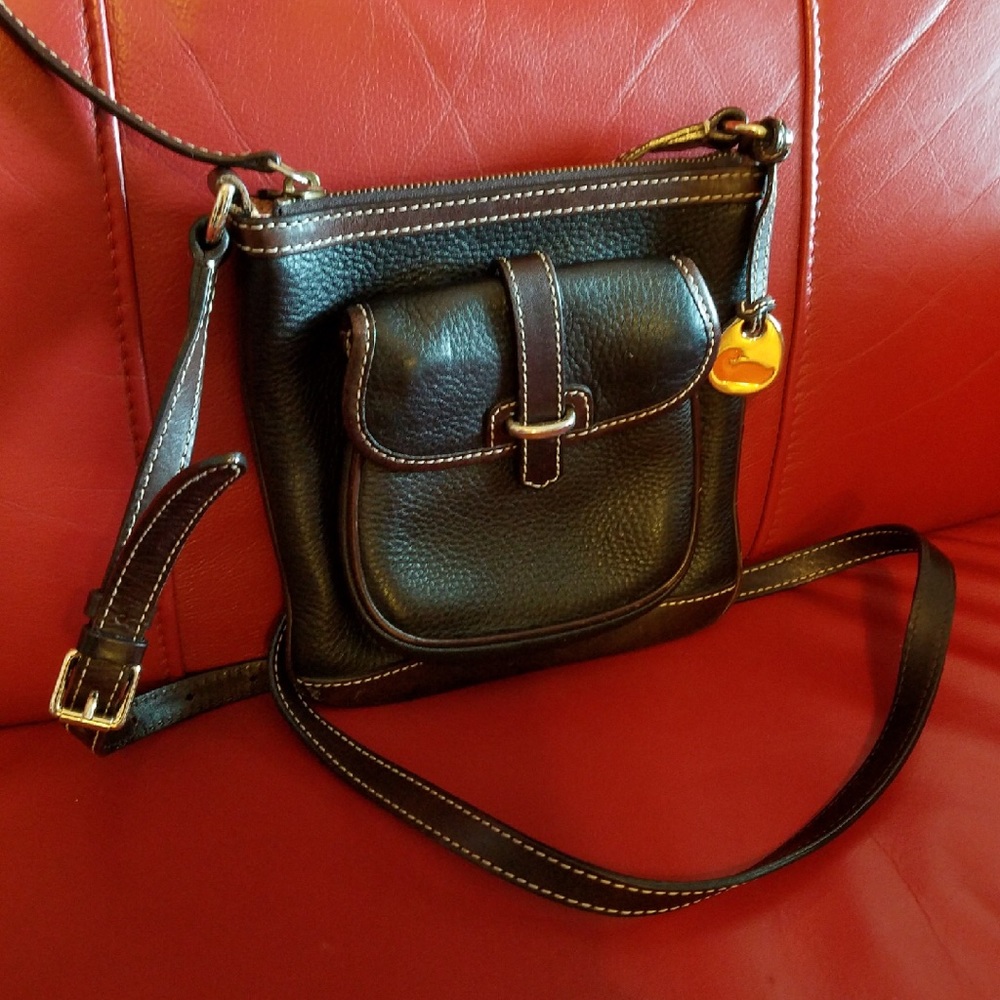 Black Dooney and Bourke crossbody !